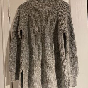 NWT Roots Sweater
